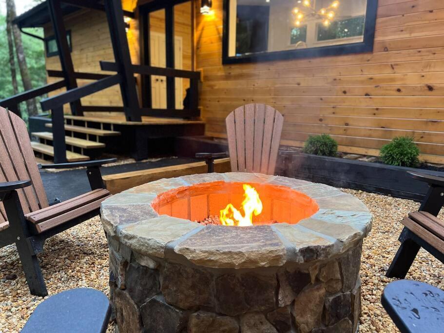 Вилла Modern Mountain Getaway With Hot Tub, Fire Pit Sautee Nacoochee Экстерьер фото