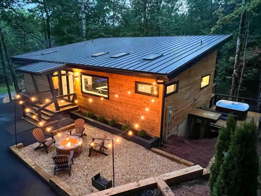 Вилла Modern Mountain Getaway With Hot Tub, Fire Pit Sautee Nacoochee Экстерьер фото